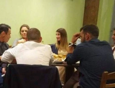 Μαρία Μενούνος: Για σουβλάκια στην Καλαμάτα μετά τον γάμο